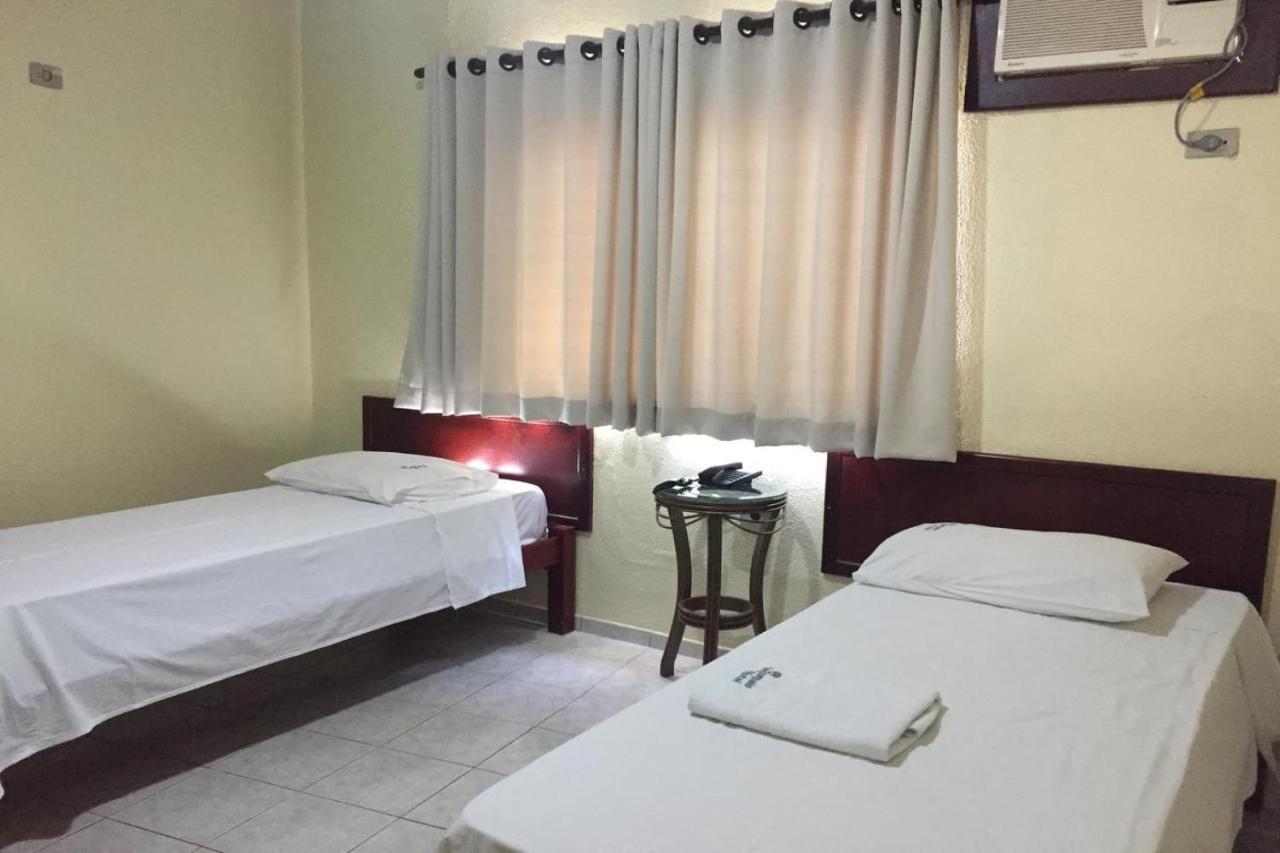 Oyo Hotel Sampaio Itumbiara Buitenkant foto
