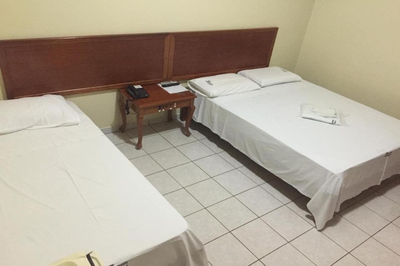 Oyo Hotel Sampaio Itumbiara Buitenkant foto