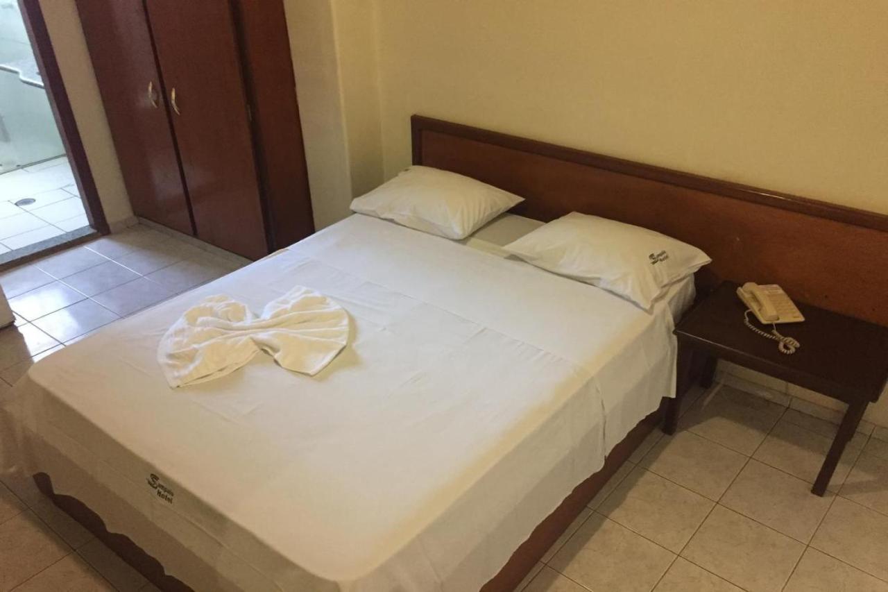 Oyo Hotel Sampaio Itumbiara Buitenkant foto